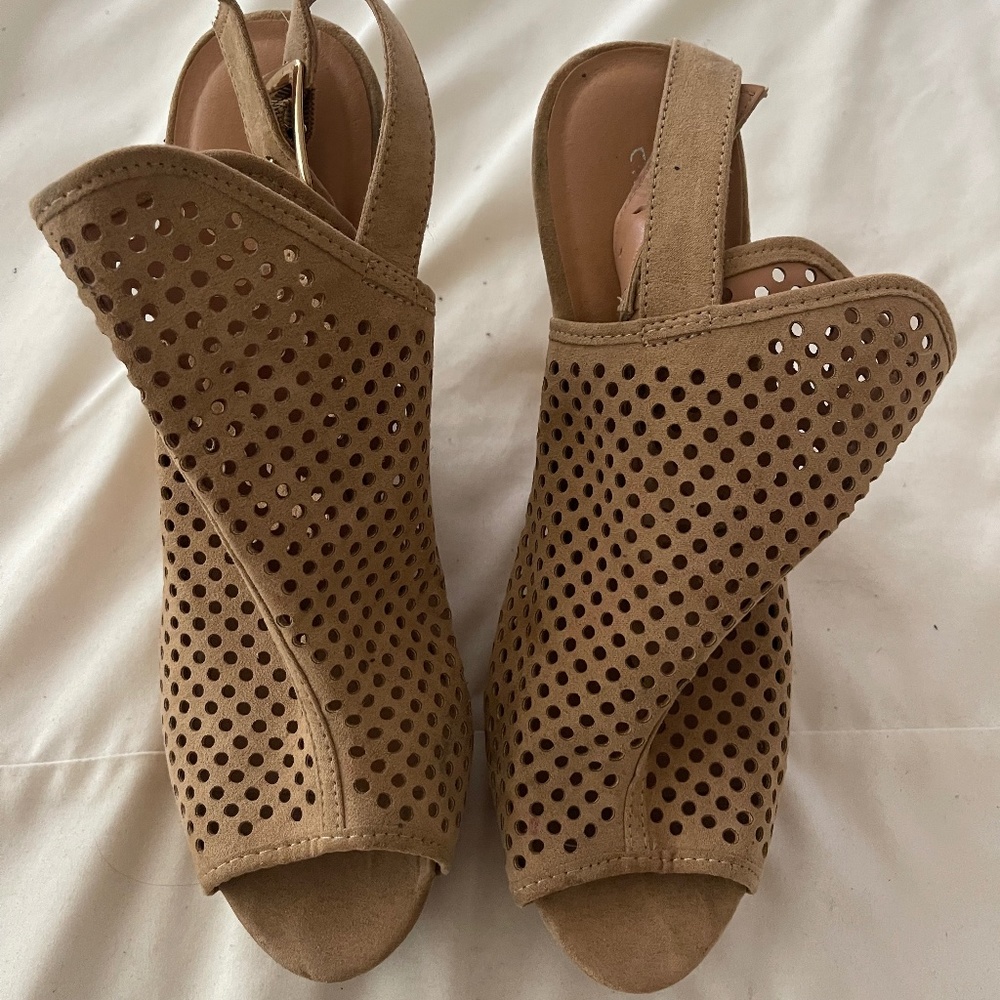 Chinese laundry perforated wedge sandal